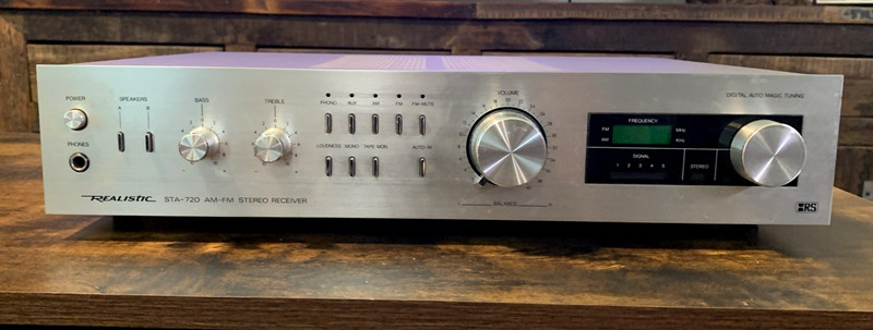 Realistic STA -720 AM FM Stereo Receiver Model 31-1997 Singapore