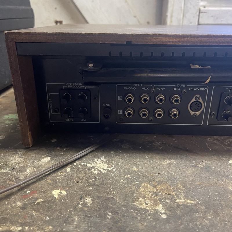 Vintage Kenwood KR-2600 AM/FM Stereo Receiver gallery