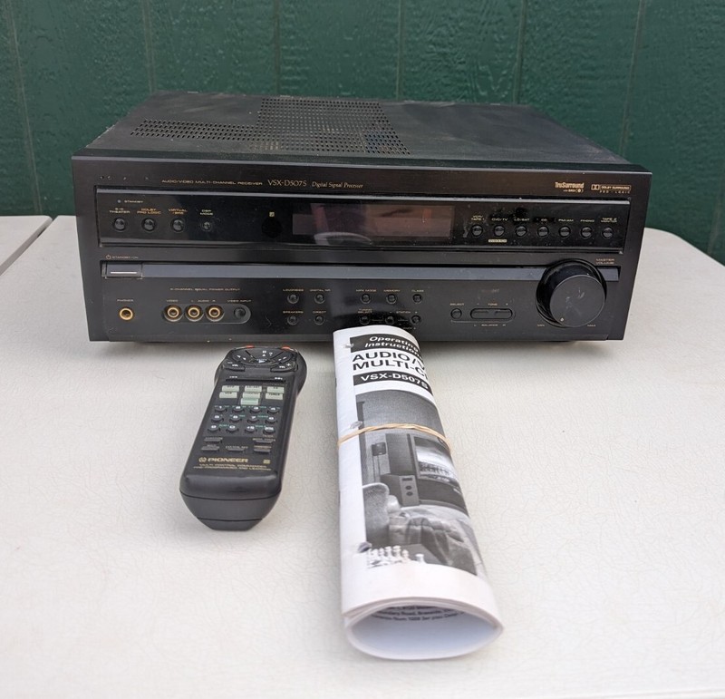 Pioneer Stereo Receiver Audio/Video Receiver VSX-D507S Trusurround w Remote Manu