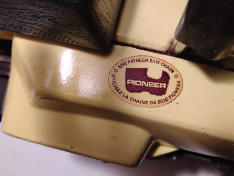 Vintage Pioneer 26 Chaisaw gallery