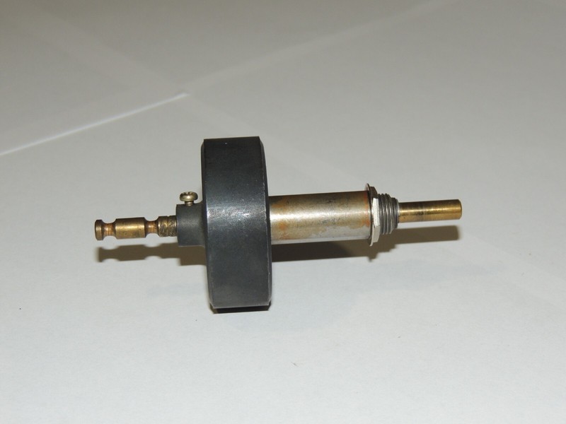 Sansui G-3000 Dial Indicator Tuning Shaft Assembly 7036540 gallery