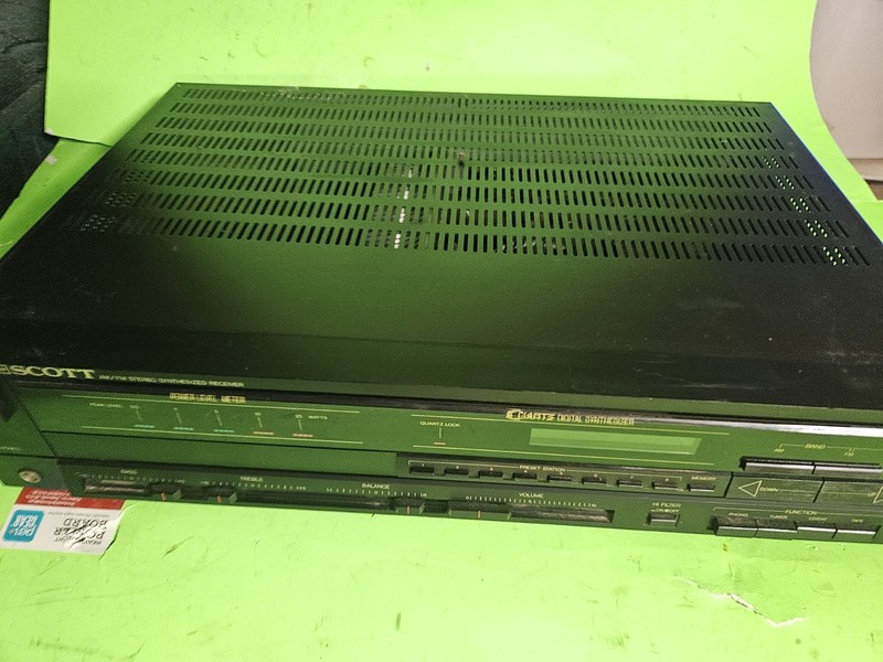 SCOTT RS250 AM/FM Quartz Digital Synthesized Stereo Receiver