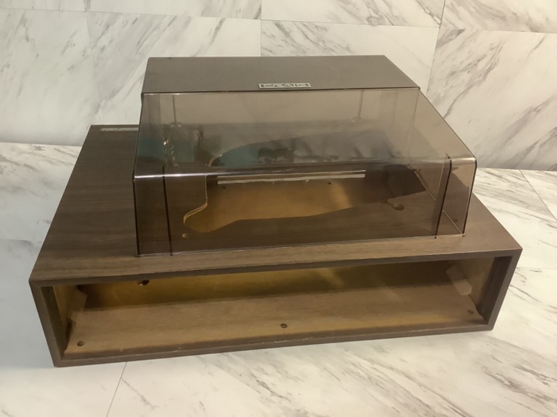 Craig 3220 8- track, turntable Wooden Case and plastic turntable top