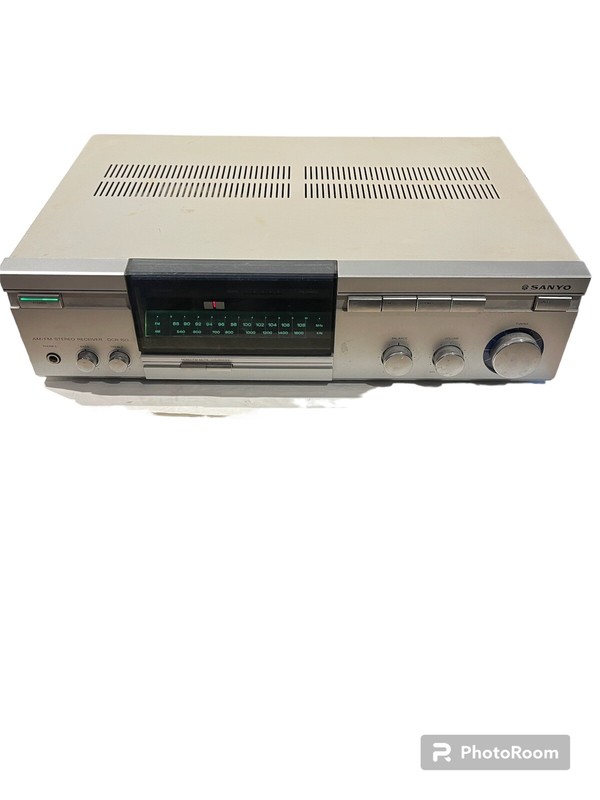 VINTAGE SANYO AM FM STEREO RECEIVER MODEL DCR 150