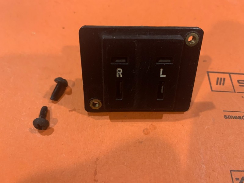 Pioneer SX 626 Stereo Receiver Parting Out – Speaker Plug