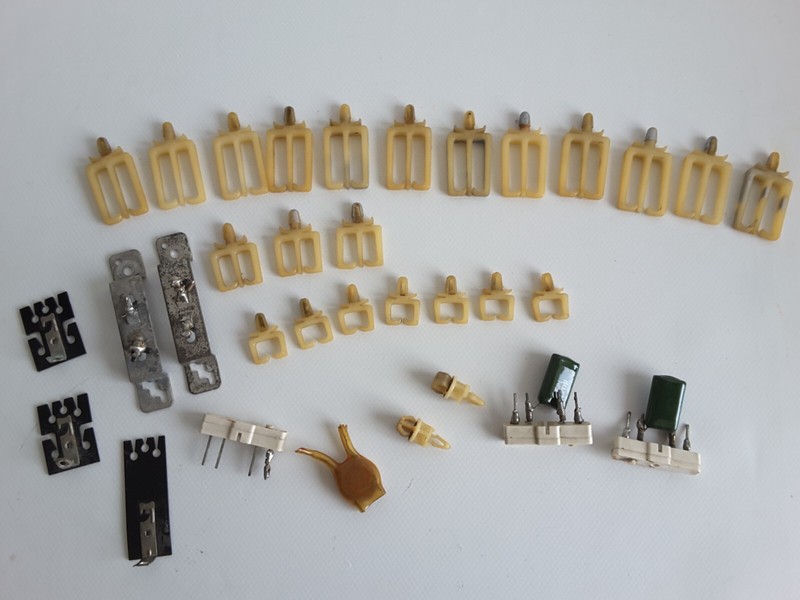 PIONEER SX 1250 RECEIVER PARTS: PLASTIC WIRE HOLDERS COMPLETE SET MICS PARTS gallery