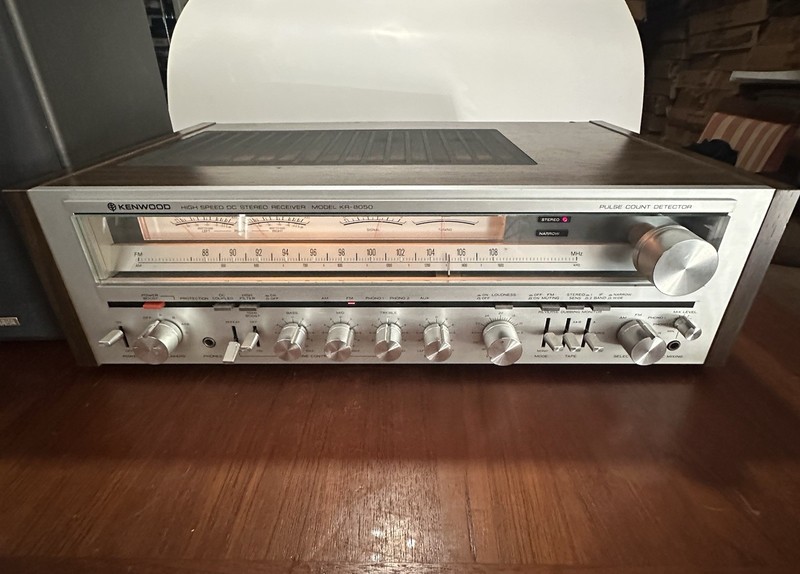 Kenwood KR-8050 FM/AM High Speed DC Stereo Receiver – Works & Lights Up gallery