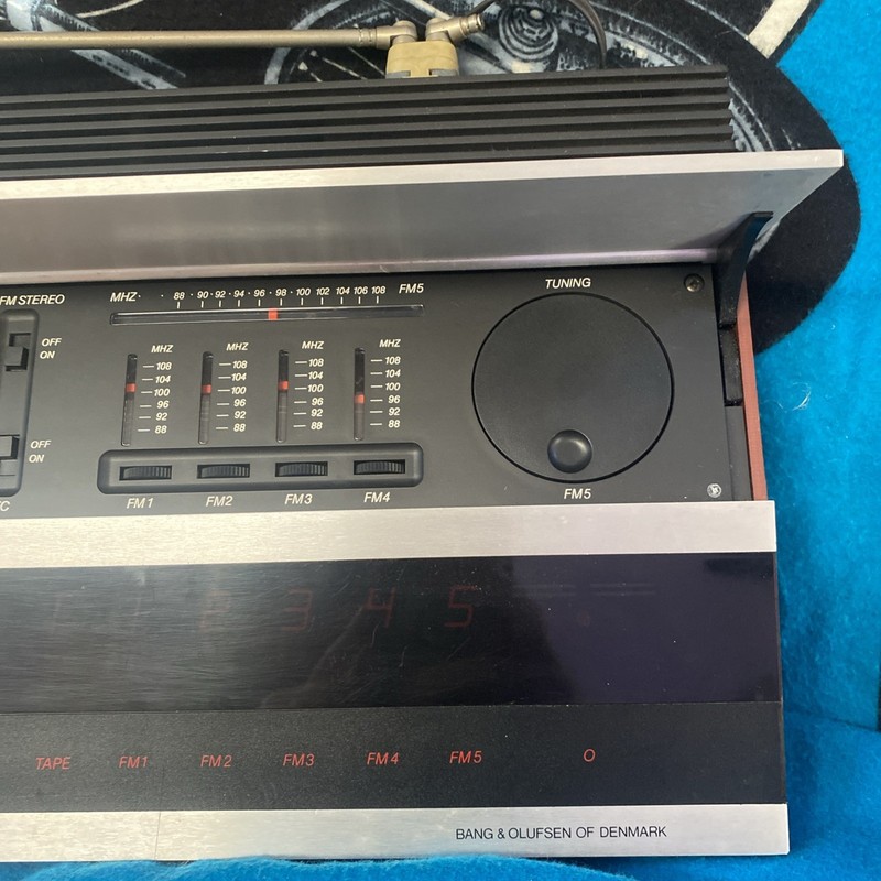 Bang & Olufsen Beomaster 2400 For Parts Or Repair, Clicks Powers On Read gallery