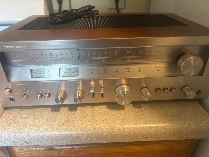 Vintage Realistic STA-52B AM/FM Stereo Receiver 31-2080