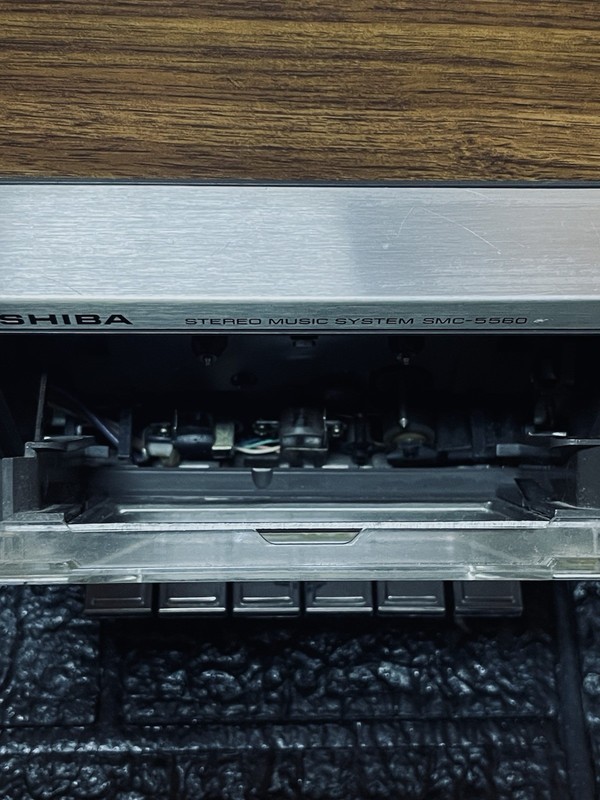 1980 Toshiba (SMC-5560) Stereo Receiver Am/FM Tuner & Cassette Tape Deck gallery