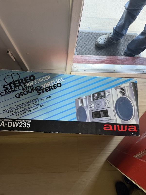 Aiwa Cassete Stereo System gallery