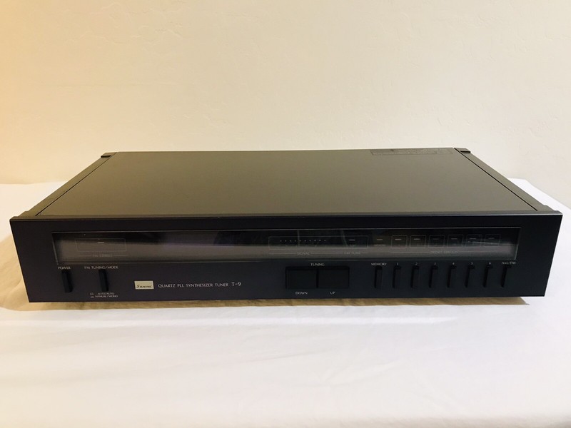 Vintage Sansui Quartz PLL Synthesizer AM FM Stereo Tuner T-9