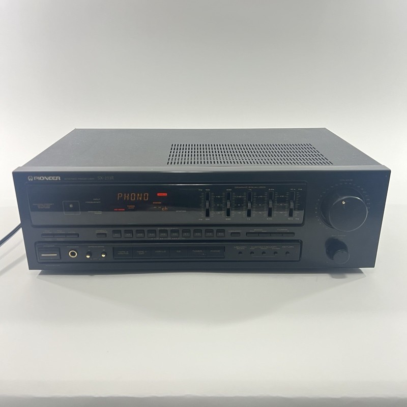 Vintage Pioneer SX-251R, FM/AM Stereo Receiver 5-Band EQ & Phono 50W/CH