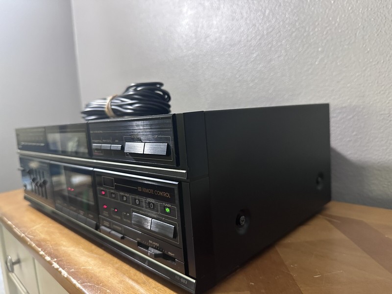 Vintage Fisher Studio-Standard RS-883 AM/FM Stereo Tuner Amplifier. Read.. gallery