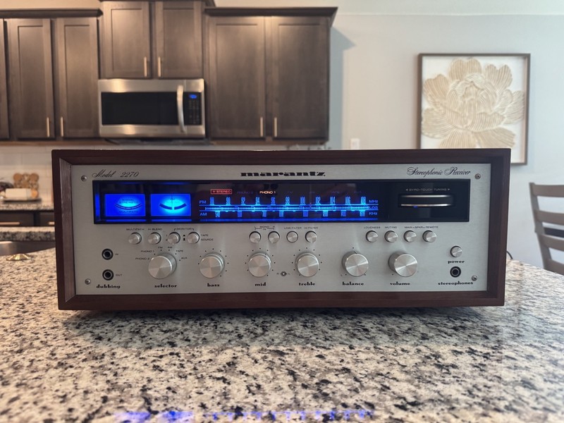 Marantz 2270 Stereo Receiver Great Condition Case, Fully Serviced 6 Months Ago