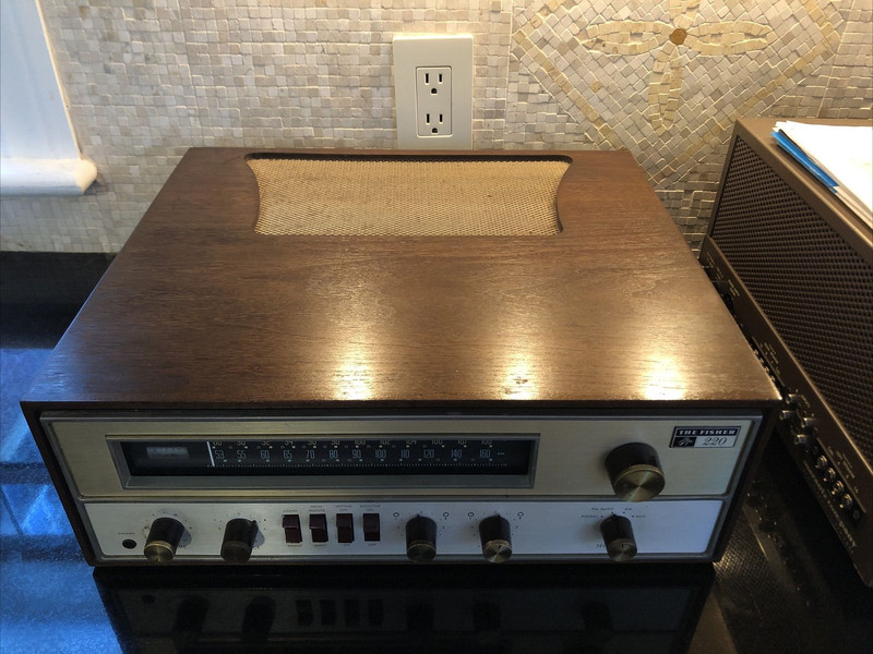 The Fisher 220 AM/FM Stereo Receiver Perfect Working Condition gallery