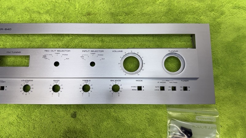 Yamaha CR-640 Receiver OEM FRONT SILVER PLATE GOOD COND SEE PICS 🔥🔥 gallery