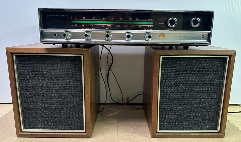 Panasonic RE-7670 FM-AM Stereo Receiver Original Speakers Vintage Works READ