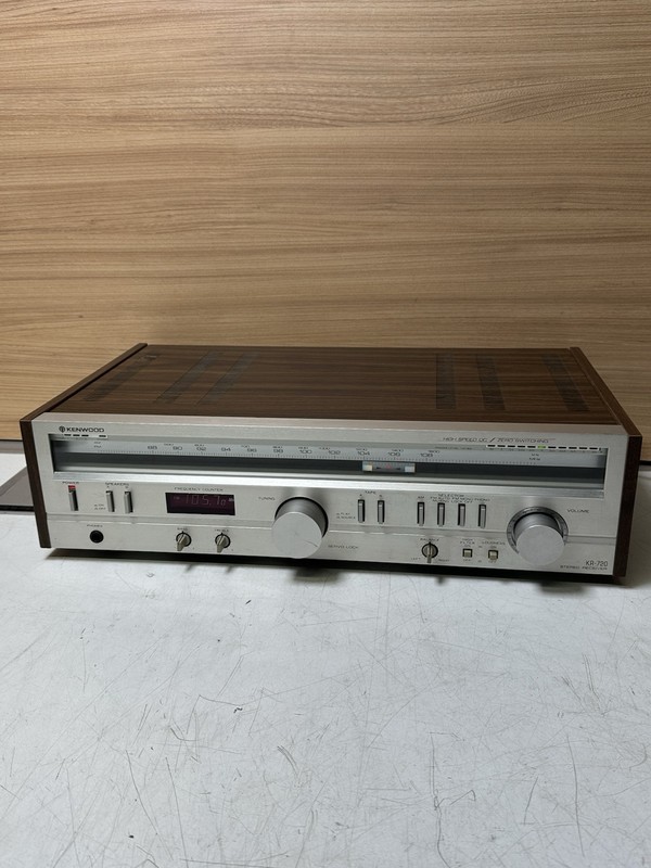 Kenwood KR-720 AM/FM STEREO RECEIVER (PLEASE READ)
