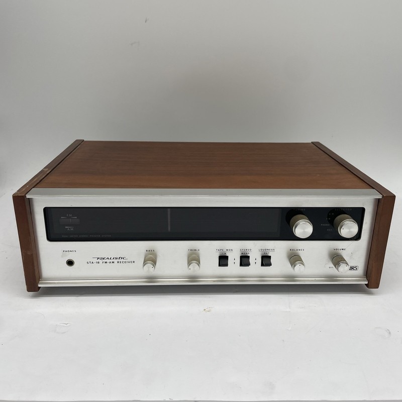 Vintage Realistic STA-18 Stereo Receiver Woodgrain Silver *UNTESTED AS IS
