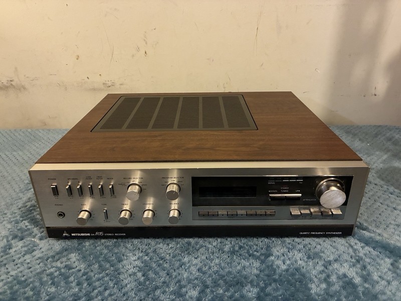 MITSUBISHI DA-R15 VINTAGE 2 CHANNEL STEREO AM FM RECEIVER WOOD CABINET NICE