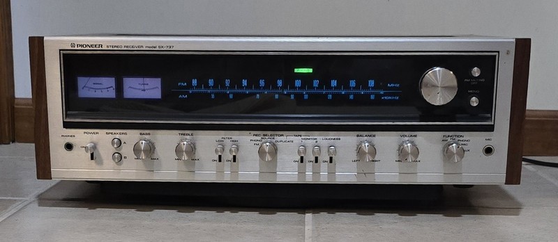 Vintage Pioneer SX-737 Stereo Receiver Used AS IS for Parts or Repair.