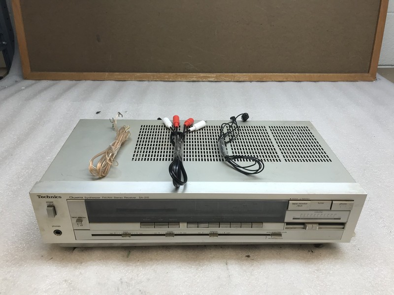 Technics SA-210, Vintage Quartz Synthesizer FM/AM Stereo Receiver - Read Desc