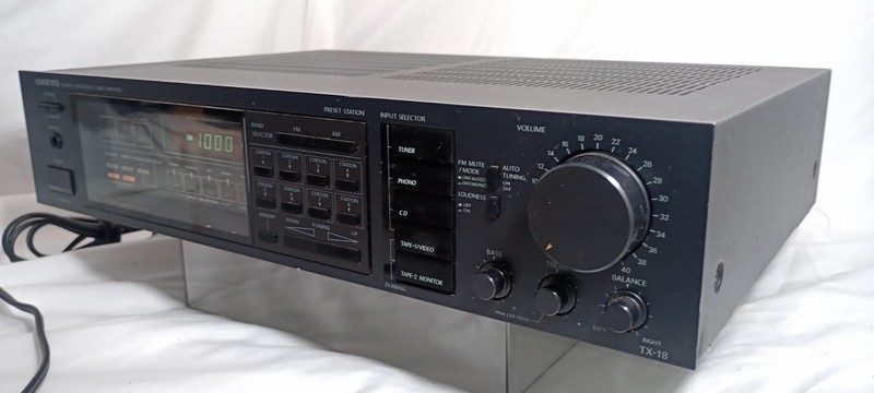 Vintage 1980's Onkyo TX-18 Quartz Synthesized FM Stereo/AM Tuner Amplifier gallery