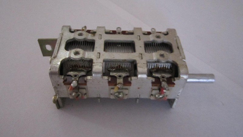 Pioneer SX-1000 TW AM Tuning Capasitor (?) C64-030 gallery