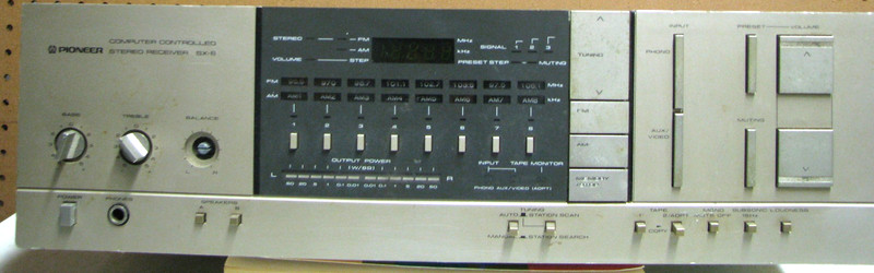 Vintage PIONEER COMPUTER CONTROLLED STEREO RECEIVER SX-6… Powers up/ Lights up