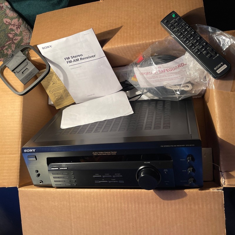 Vintage Sony Stereo FM/AM Stereo Receiver STR-DE135 New Open Box W/ Remote gallery