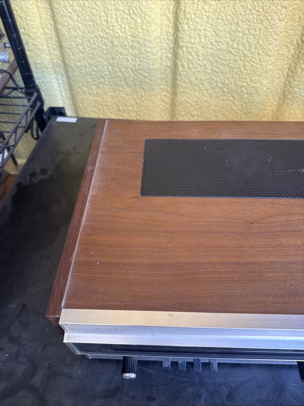 Sherwood S-7100 AM/FM Stereo Receiver Parts Powers On gallery