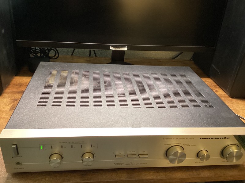 Marantz Stereo Amplfier PM 225 Tested and Working