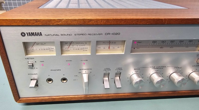 Yamaha CR-1020 Vintage AM/FM Natural Sound Stereo Receiver gallery