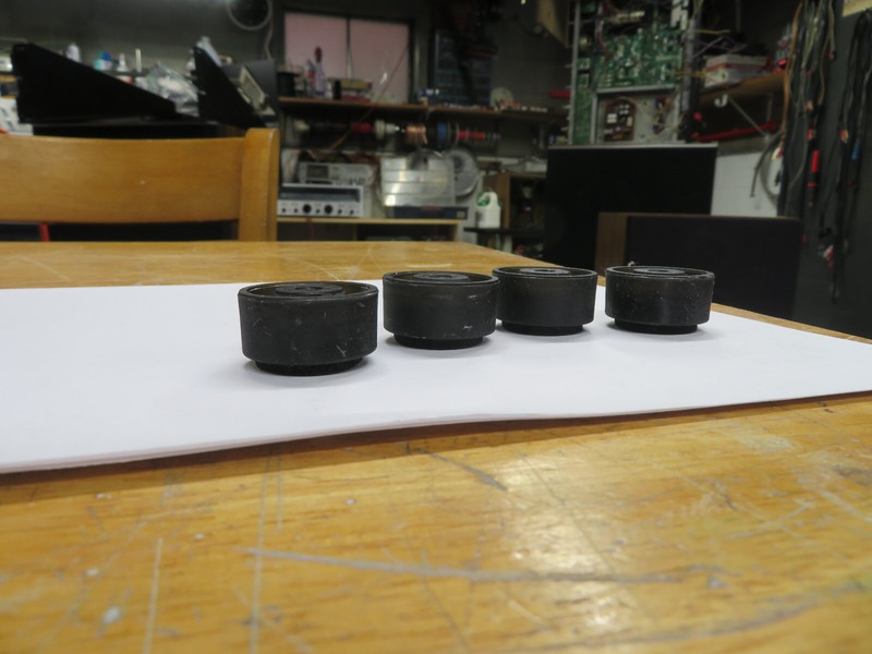 Pioneer Stereo FEET-With indented FELT pad. & 4mm x 16mm screws, black. Sold 41 gallery