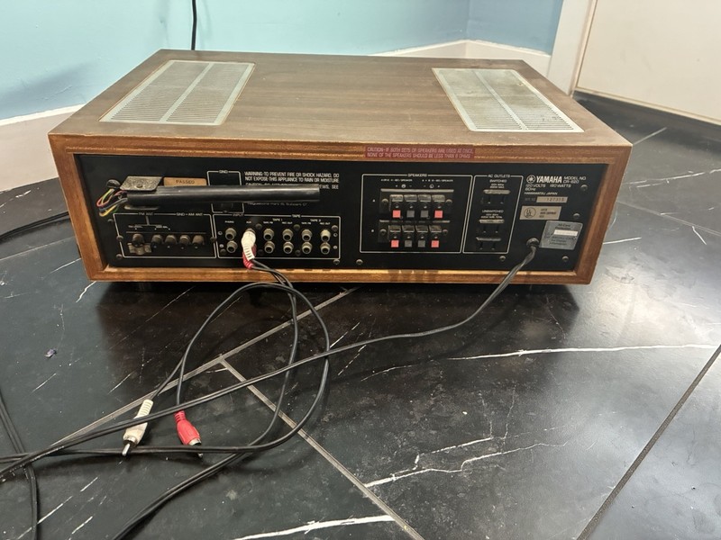 Vintage Yamaha Stereo Receiver CR-620 AM/FM 120 Volts - Tested & Works gallery