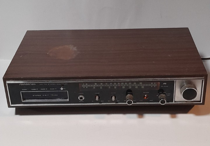 Soundesign AM FM Stereo Multiplex Model 4479-2-Untested