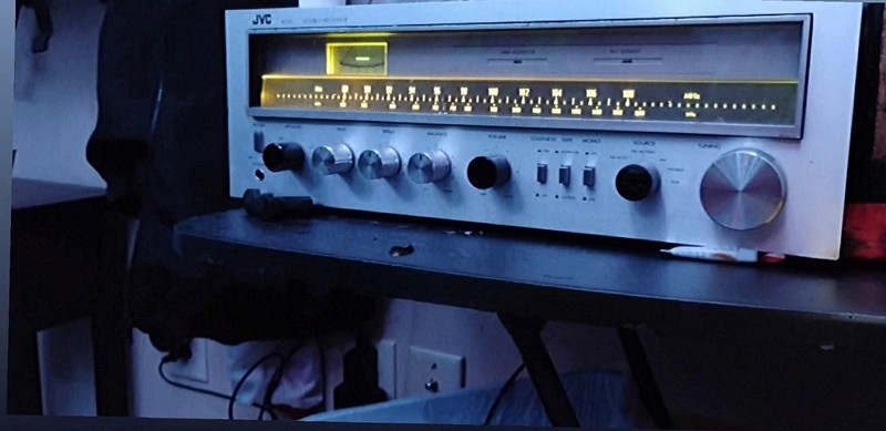 vintage JVC R-S7 stereo receiver/tuner.
