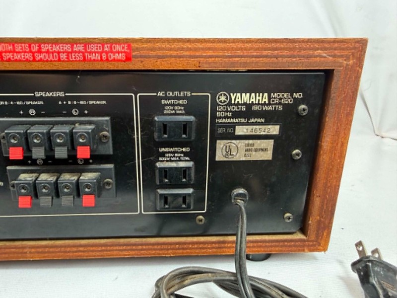 (W) Yamaha CR-620 AM/FM Stereo Receiver Wood Case [VINTAGE] gallery