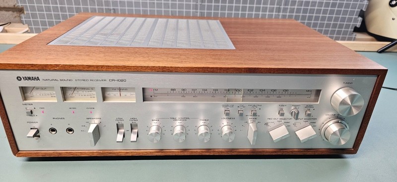 Yamaha CR-1020 Vintage AM/FM Natural Sound Stereo Receiver