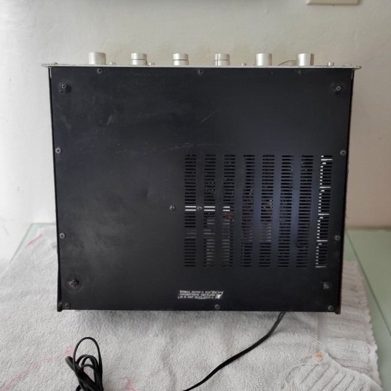 Marantz 2238b Receiver Powers on PARTS REPAIR ONLY Late 70's Untested gallery