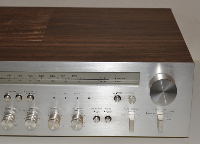 vintage Akai AA-1050 Stereo Receiver Phono 1976-8 HiFi silver face 50WPC vg gallery