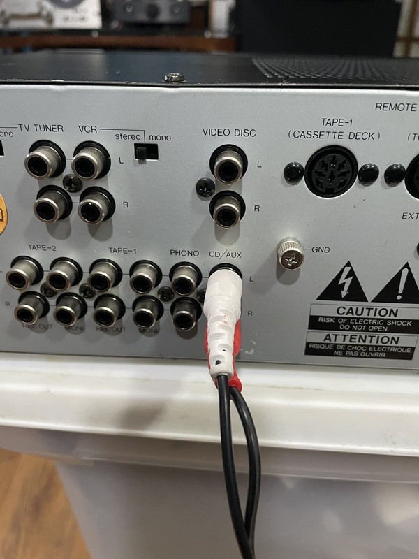 LUXMAN R-106 DIGITAL SYNTHESIZED AM/FM STEREO RECEIVER LUX CORPORATION, JAPAN gallery