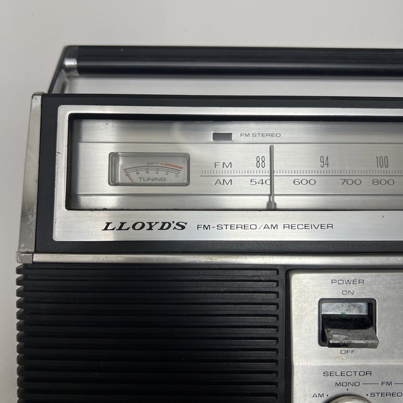 Vintage Lloyds FM-Stereo/AM Receiver N736 Boombox. TESTED, SOUNDS GREAT!! gallery