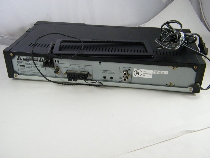 SANSUI CLASSIQUE QUARTZ PLL SYNTHESIZER TUNER MODEL # T-930 TESTED & GUARANTEED gallery
