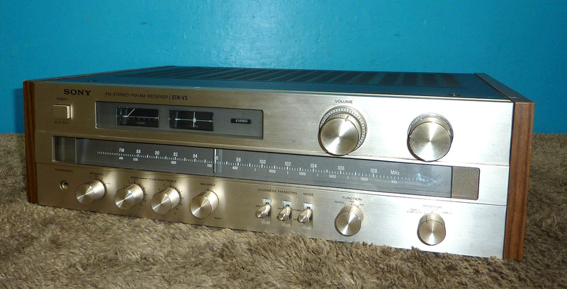 Sony STR-V3 AM/FM Stereo Receiver Working gallery