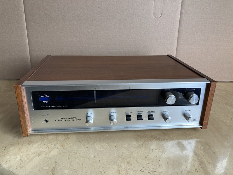Realistic MODEL STA-18 FM-AM RECEIVER Japan 901 tested Working.