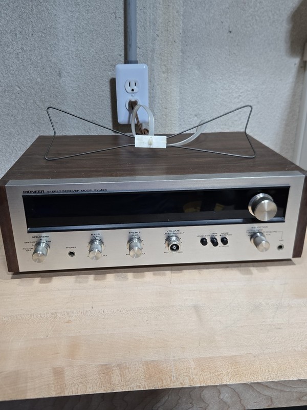 Vintage Pioneer SX-424 12W AM/FM Stereo Receiver Tuner Tested Working Antenna gallery