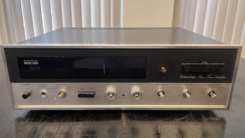 Vintage SANSUI Model 2000 Solid State Stereo Tuner Amplifier Powers On Untested