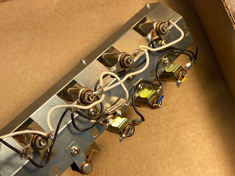 Sansui 5000A Parts Set of 8 Light Sockets for Tuning Dial Vintage Receiver Parts gallery
